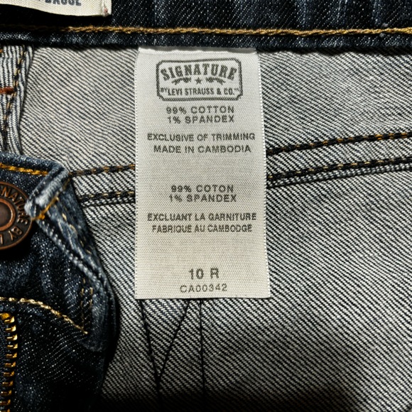 Levi’s Signature Low Rise Boot Cut Jeans. Size 10R - Picture 5 of 8